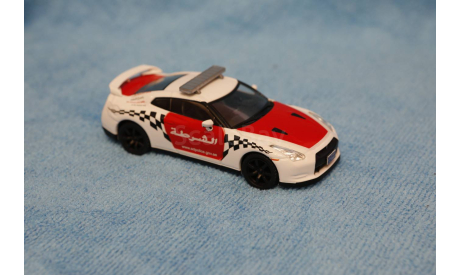 1/43 Nissan R35 GT-R Полиция Абу-Даби, масштабная модель, Полицейские машины мира, Deagostini, scale43