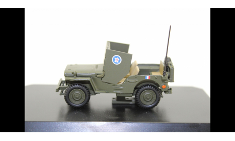 Модель автомобиля иномарка масштаб 1:43 Victoria Jeep Willys Armoured Car General Leclerc R017, масштабная модель, 1/43