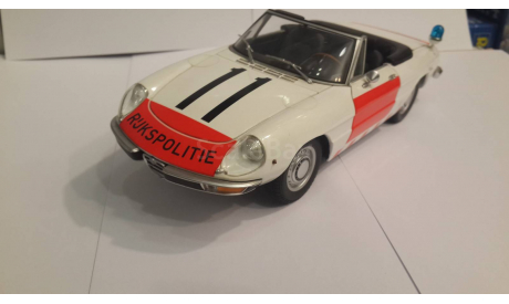 Модель 1:18 Alfa Romeo 2000 Spider - Politie NL 180 120994, масштабная модель, 1/18, Minichamps