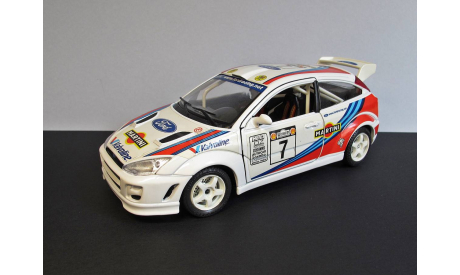 Ford Focus  BBurago 1:24 made in Italy, масштабная модель, 1/24