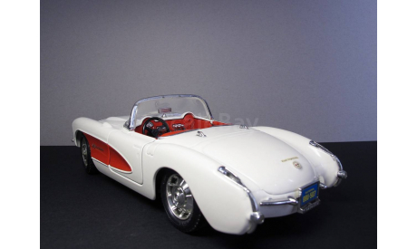 1957 Chevrolet Corvette BBurago 1:24 made in Italy, масштабная модель, 1/24