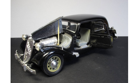Citroen T.A. 15cv  Bburago 1:24 made in Italy, масштабная модель, Citroën, scale24