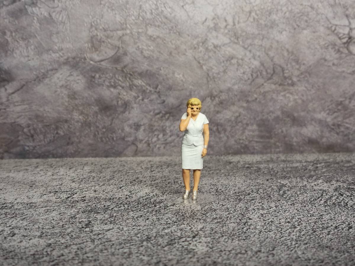 Фигурка ’Деловая дама’ 1/43 | Аукцион масштабных и сборных моделей