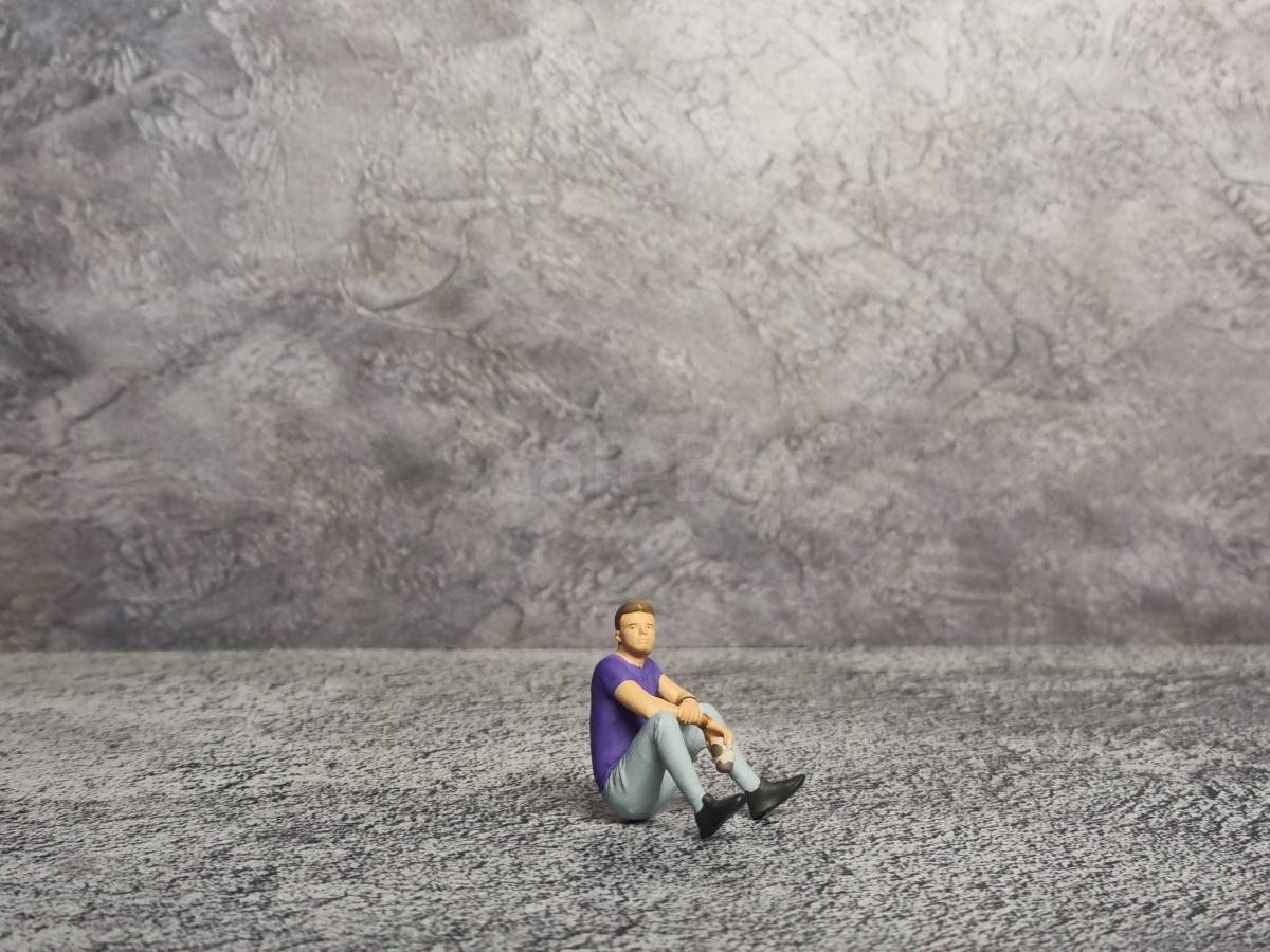 Фигурка ’Парень со стаканчиком ’ 1/43 | Аукцион масштабных и сборных моделей