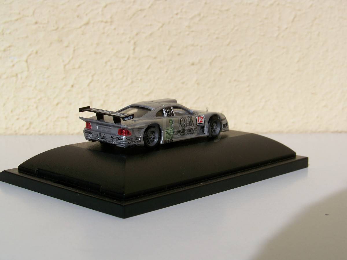 Maquette Mercedes Benz CLK DTM AMG #18 Marcel Tiemann 1:87 - Trumpeter, Modèle Statique Collection DTM
