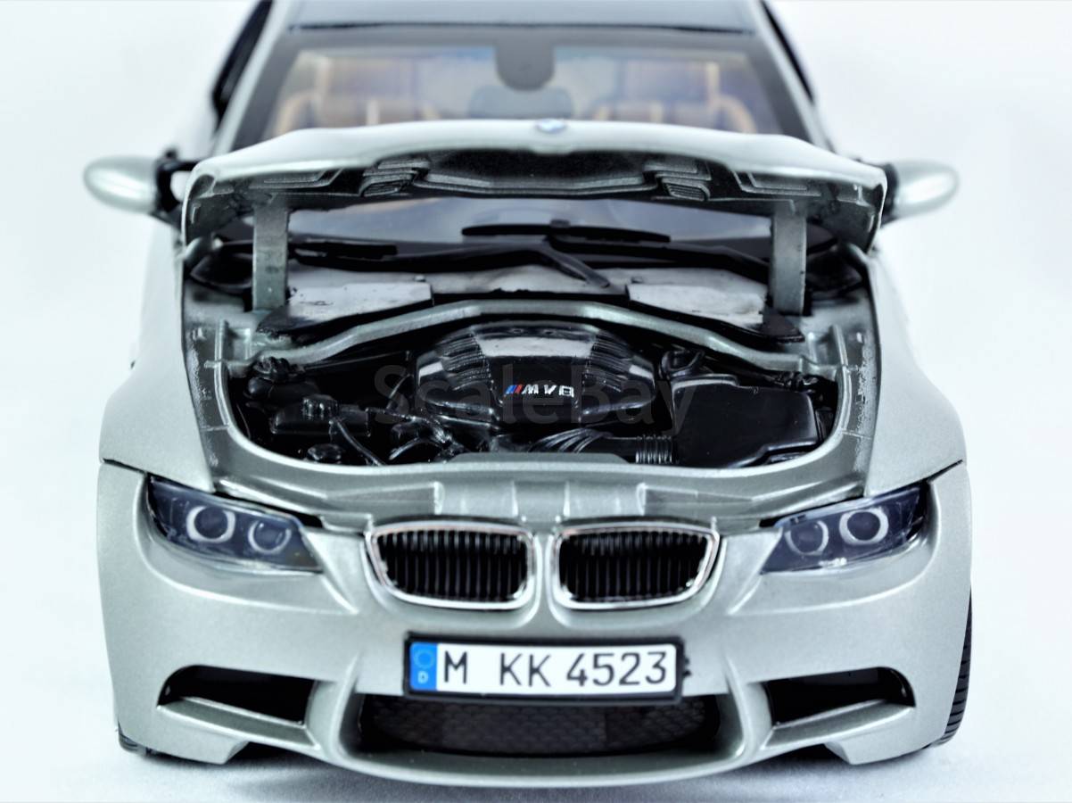 BMW 3-series M3 Coupe E92 - 1:18 - все открывается! руль поворачивает ...