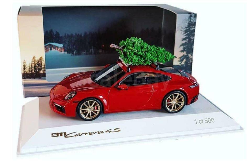 Porsche 911 992 Carrera 4S с елочкой Christmas tree 143