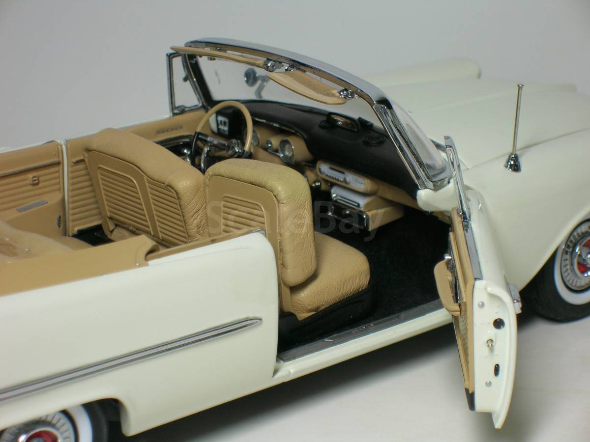 Danbury Mint 1/24 D103 – Chrysler 300C Convertible 1957, Blanche, Diecast