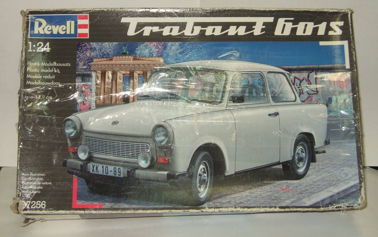 Revell Trabant 601 Universal