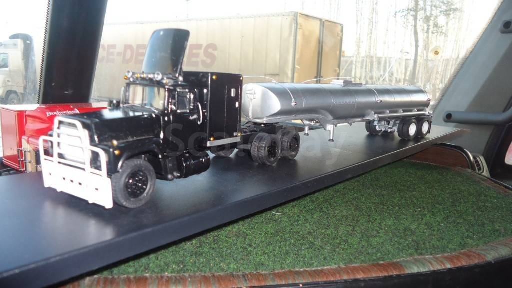 Mack r700 Rubber Duck