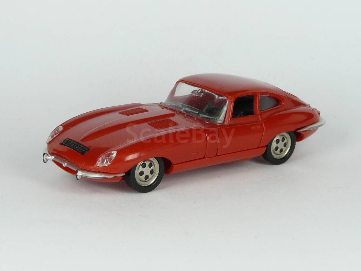 Norev Jaguar type 'E' neuve boite jouet ancien plastique époque CIJ