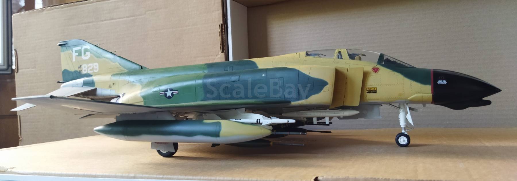 Tamiya 60305 1/32 Mô Hình Máy Bay McDonnell F-4 C/D Phantom II