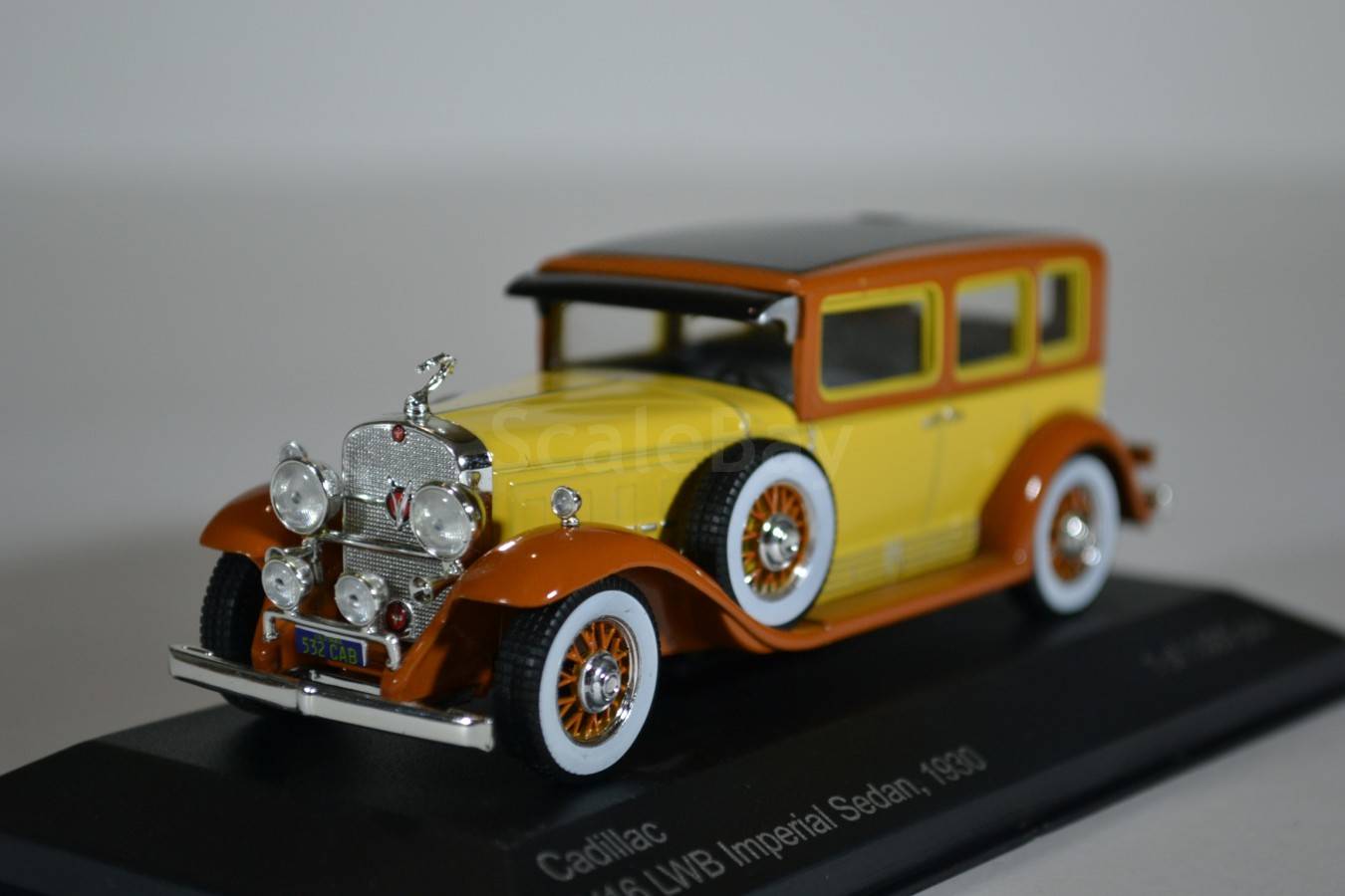 Cadillac V16 Lwb Imperial Sedan Yellowbrown 1930 Aukcion Masshtabnyh I Sbornyh Modelej