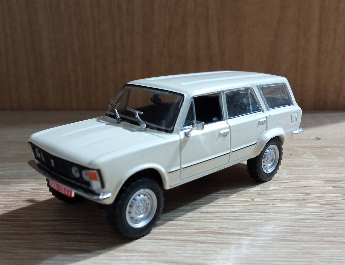 Altaya 1:43 Polski Fiat 125P Beige CK920383 Modèle Voiture CK920383