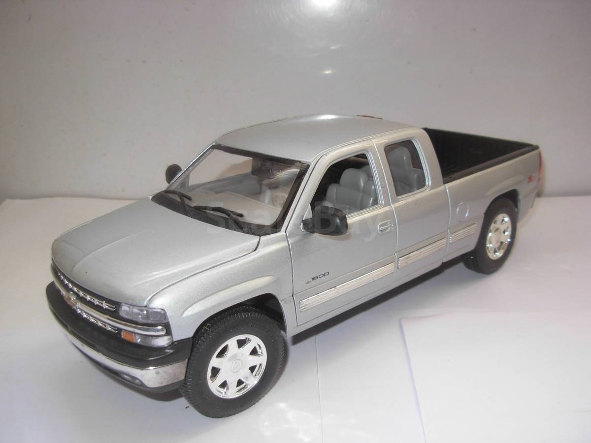 silverado diecast 1 18