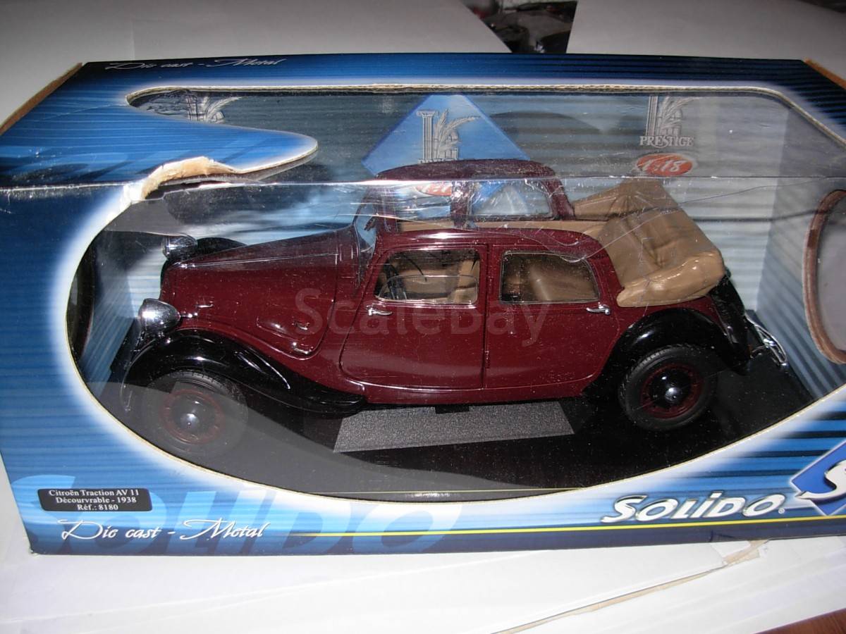 CITROËN TRACTION 11 Cabriolet 1/18 de Solido