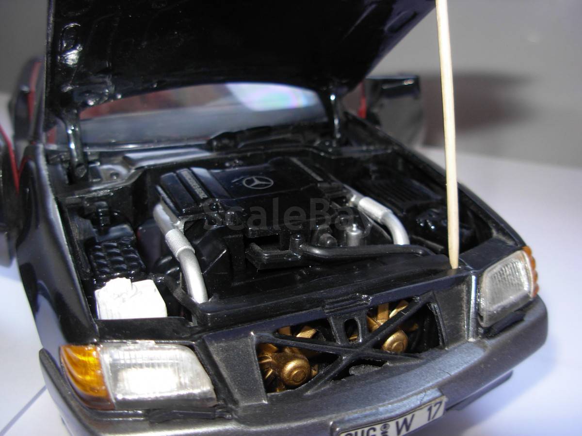 Revell Mercedes 500SL Décapotable 1/18 - Argent - Modèle D'occasion