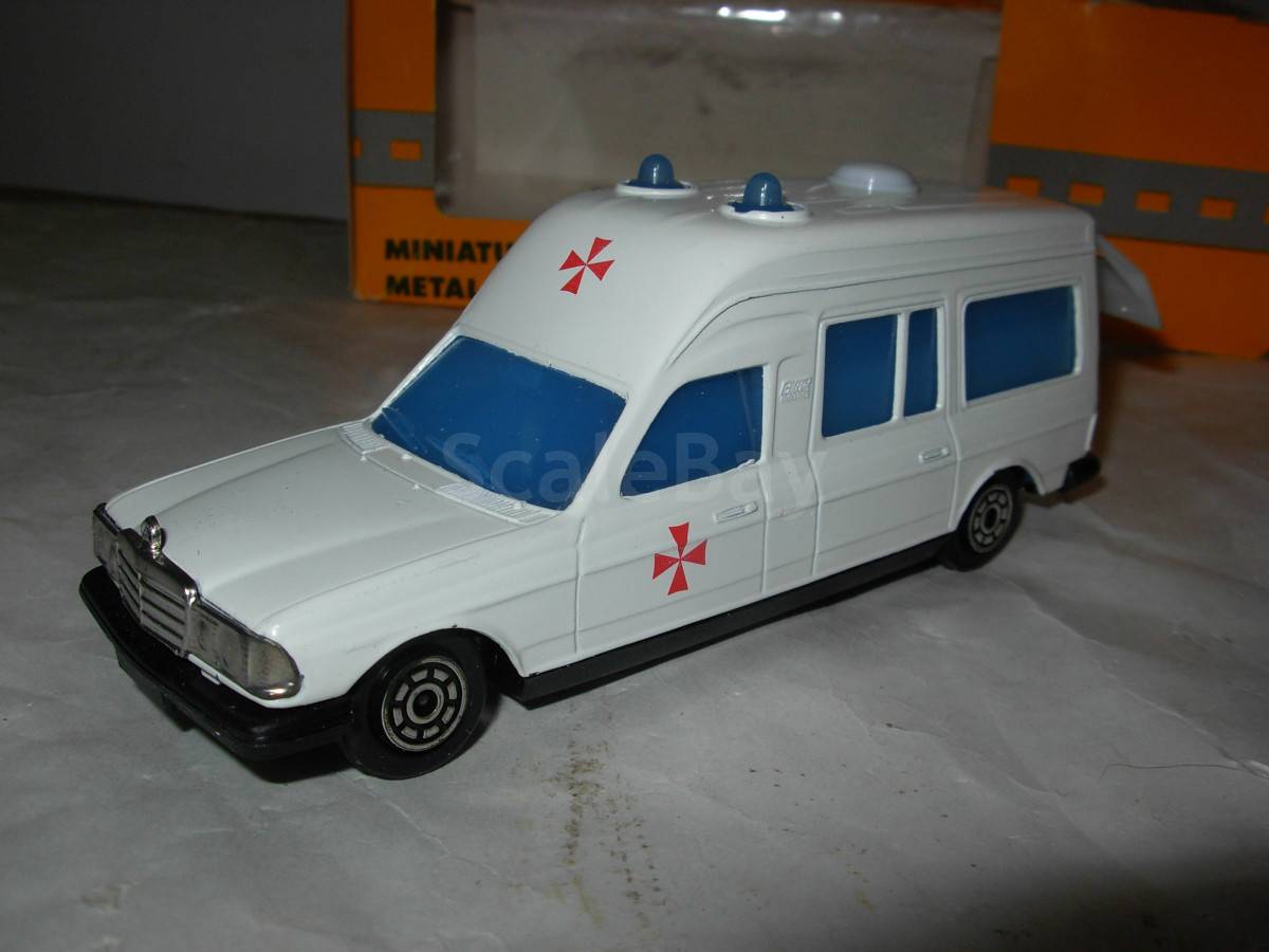 Mercedes Benz w123 Ambulance