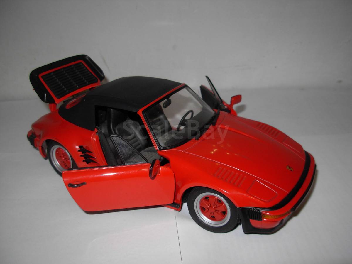 PORSCHE 930 TURBO SLANT NOSE CONVERTIBLE jaune open 1/18 Revell Métal voiture mi