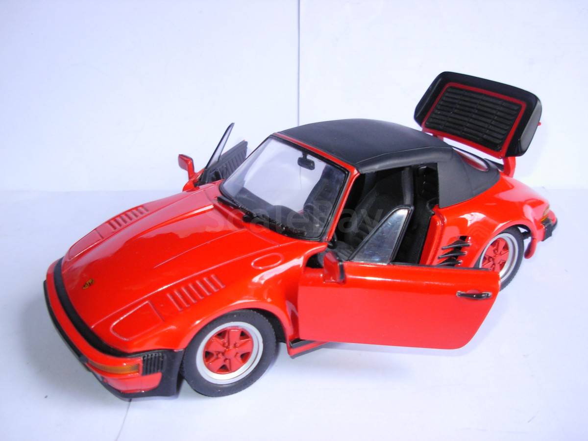 Porsche 930 открытые двери капот багажник