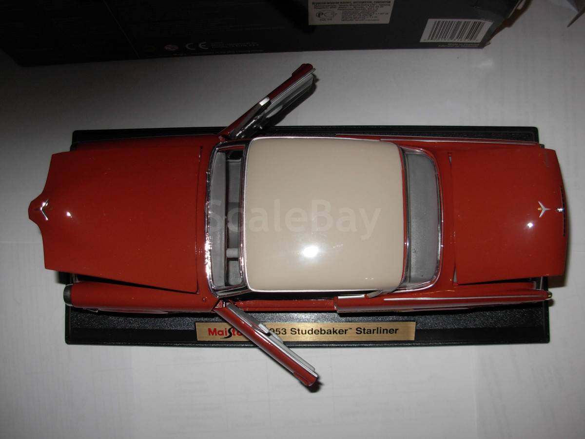 Maisto 1:18 Studebaker Starliner Baujahr 1953 mintgrün / hellgrau 31651