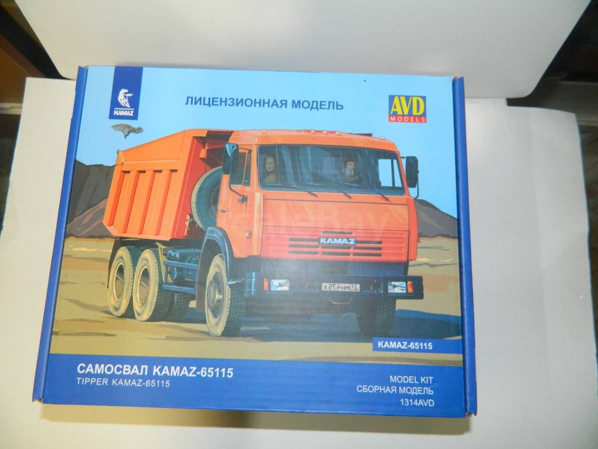 Сборная модель zvezda самосвал KAMAZ 65115