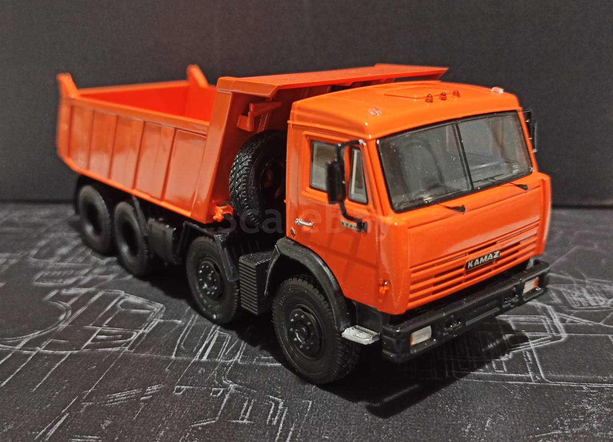 Сборная модель zvezda самосвал KAMAZ 65115