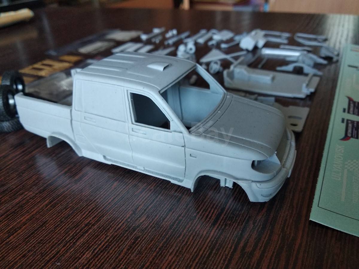 КИТ УАЗ Патриот пикап раллийный (бело-синий). UAZ | Аукцион масштабных ...