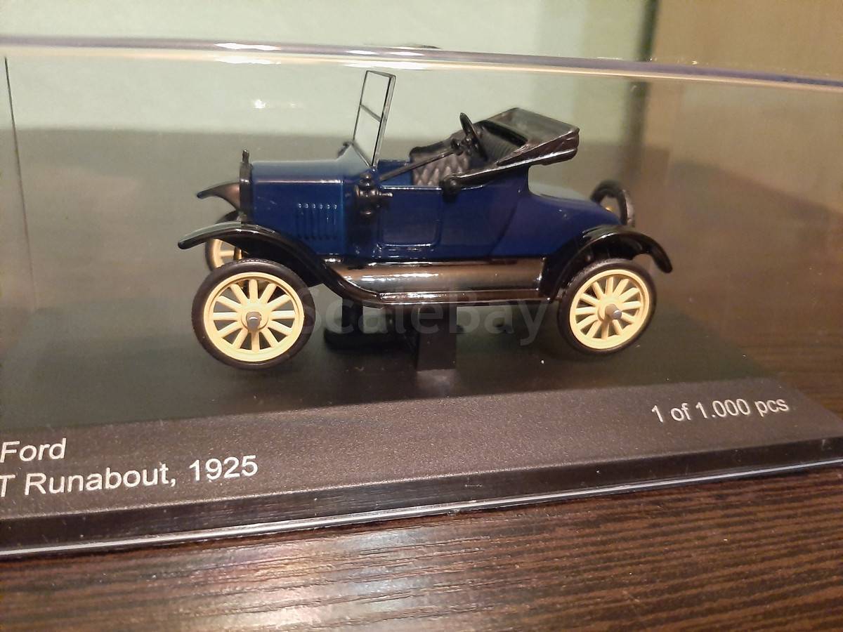 Miniature IXO 1/43 - Ford T Runabout 2 Places 1925 - Voiture De Collection
