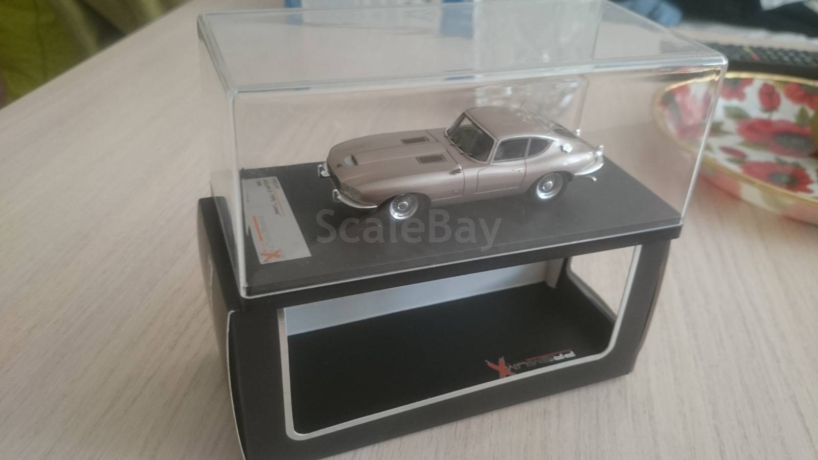 Miniature Jaguar E-Type Loewy 1966 – PremiumX Models 1/43 Résine, Occasion
