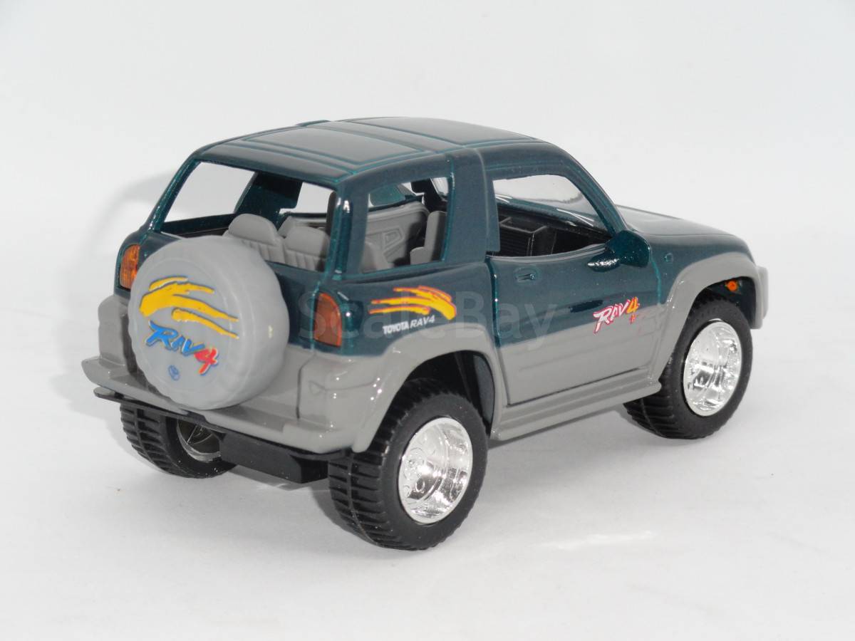 Toyota RAV4, Sunnyside Аукцион масштабных и сборных моделей