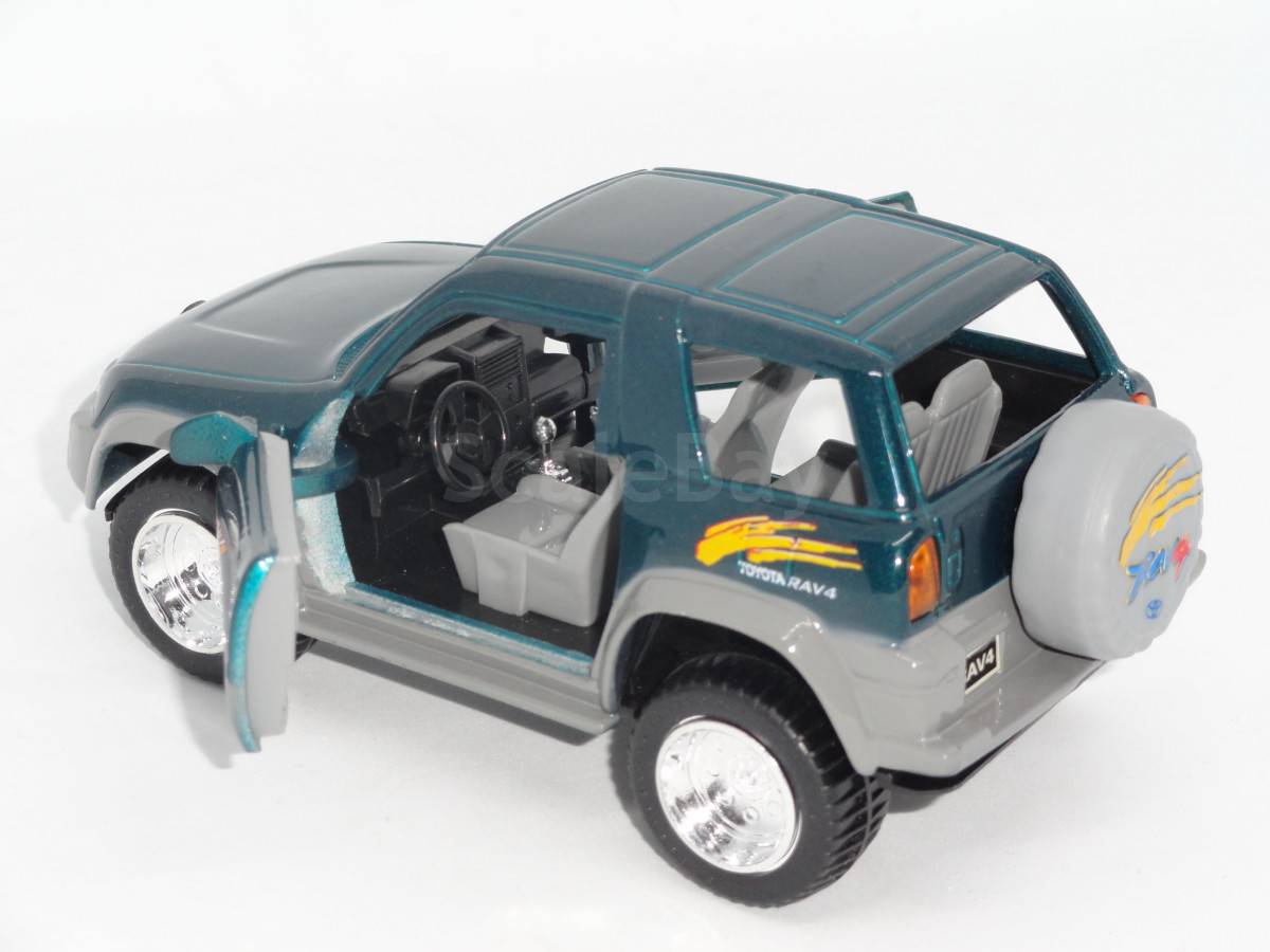 Toyota RAV4, Sunnyside Аукцион масштабных и сборных моделей