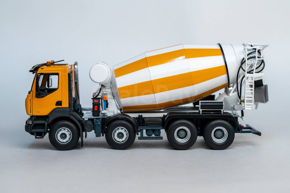 Renault Kerax 8x4 420 DCI benne (Base Norev - 1/43 - par Hervé C