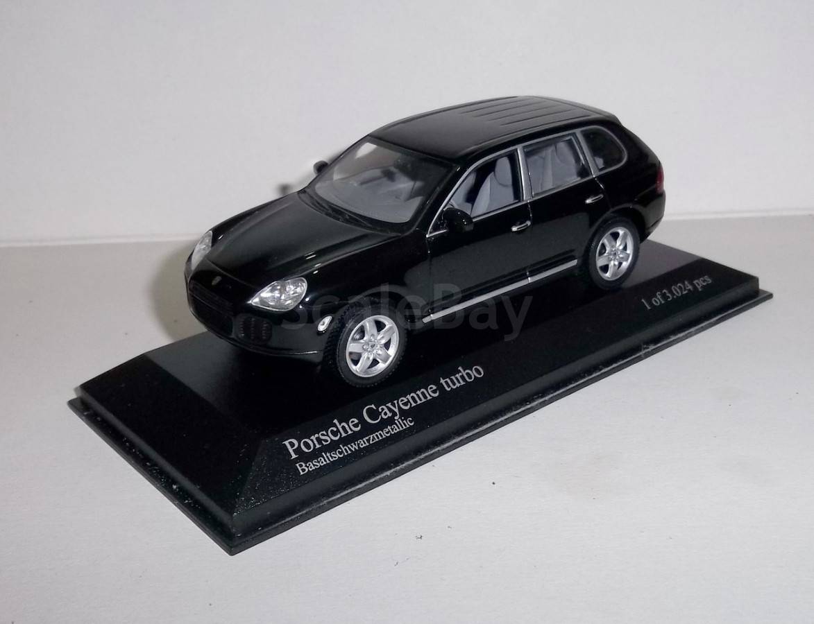 Porsche Cayenne Turbo 2002 – Minichamps 1/43 – Couleur Champagne – état Nickel