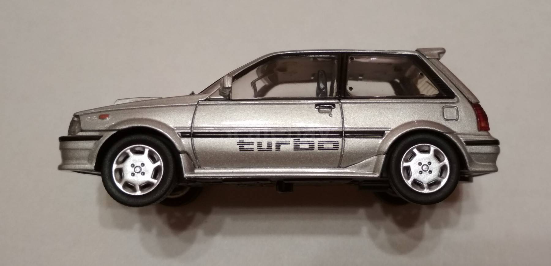 Spark 1:43 Toyota Starlet Fuji Kid Box Testcar 1973 Modèle 20th