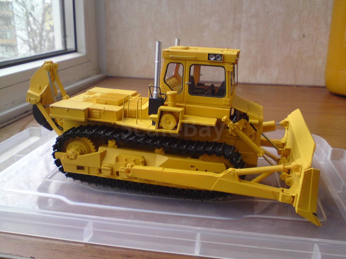 Бульдозер Т-330 от RTM | Аукцион масштабных и сборных моделей