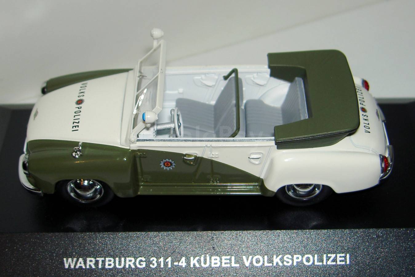 Wartburg 311 Camping 4Doors Germany - döküm modeli - IXO IST056