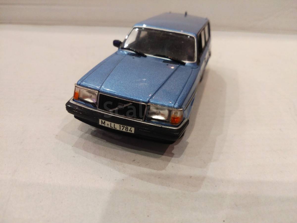 minichamps volvo 240