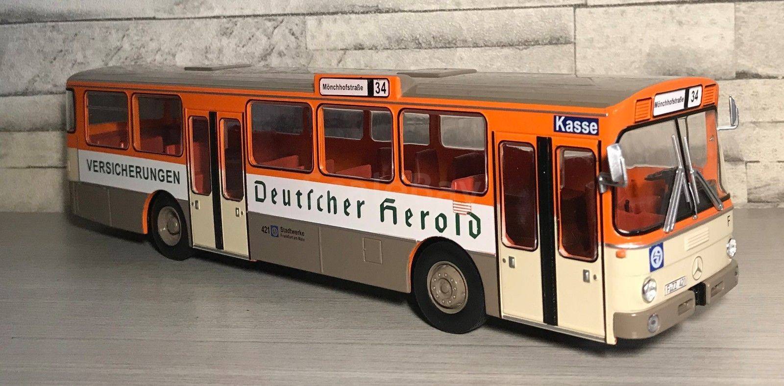 Mercedes Benz o305