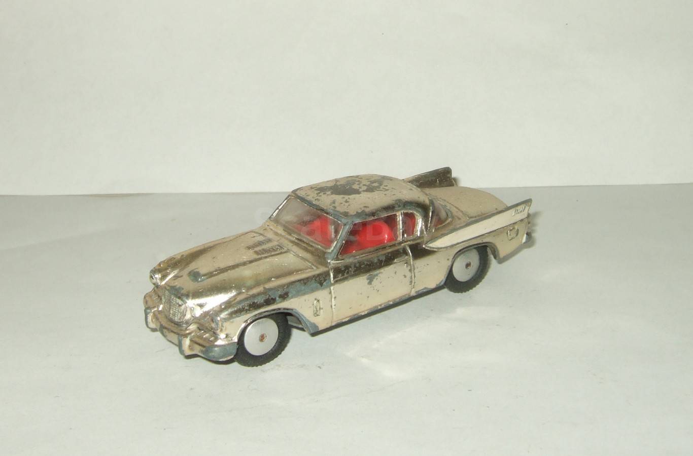 corgi toys studebaker golden hawk