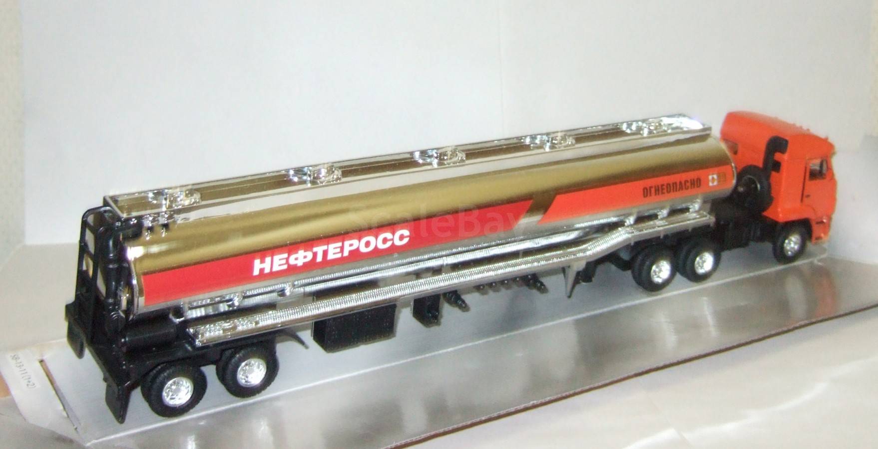 Камаз 65116 (5410) + полуприцеп Цистерна НефтеРосс Технопарк 1:43 ...