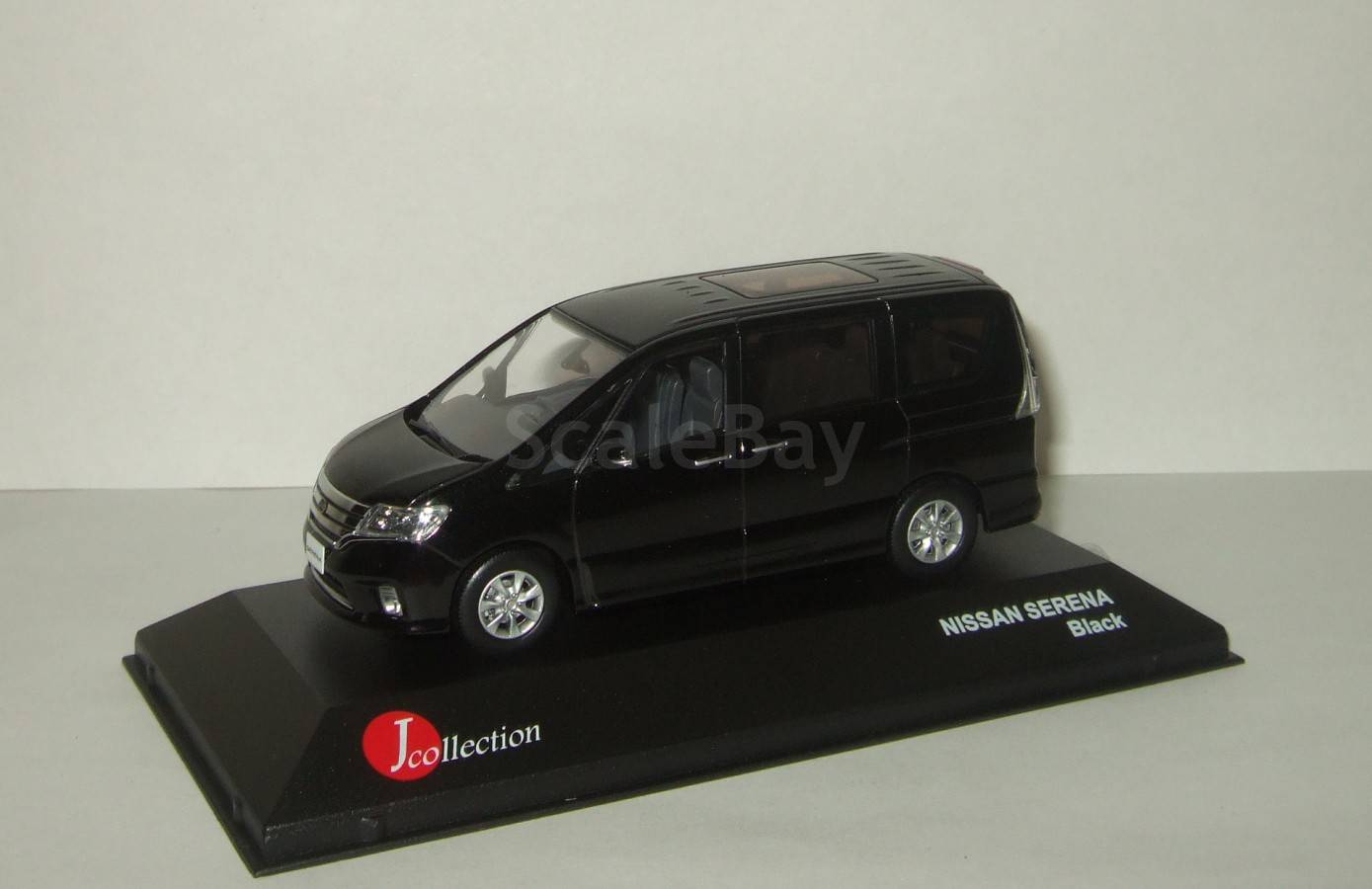 модель nissan serena