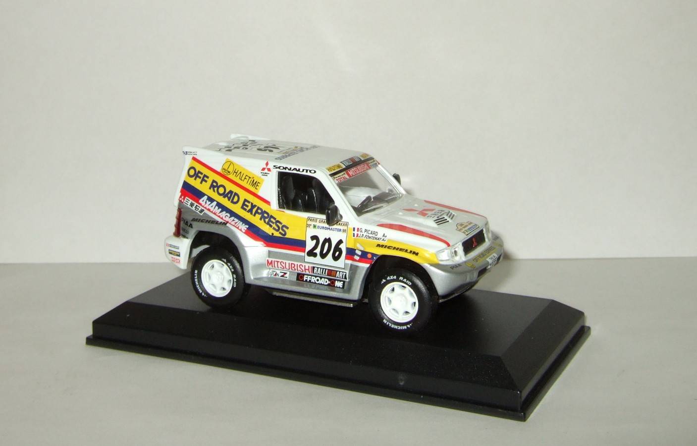 Mitsubishi - Pajero Dakar 2001 - Modèle Presse - 1/43 - Autos