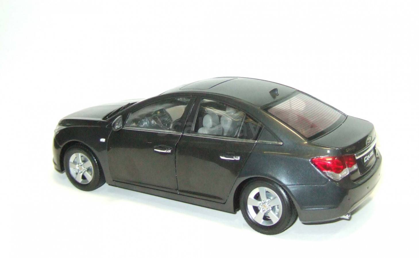 Модель 1:32 Chevrolet Aveo