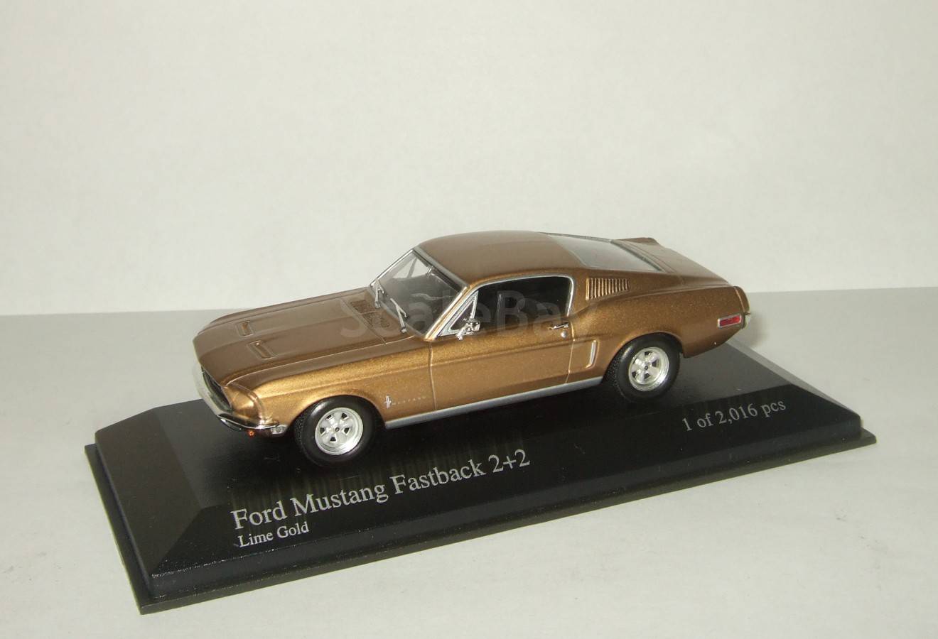 Ford mustang minichamps