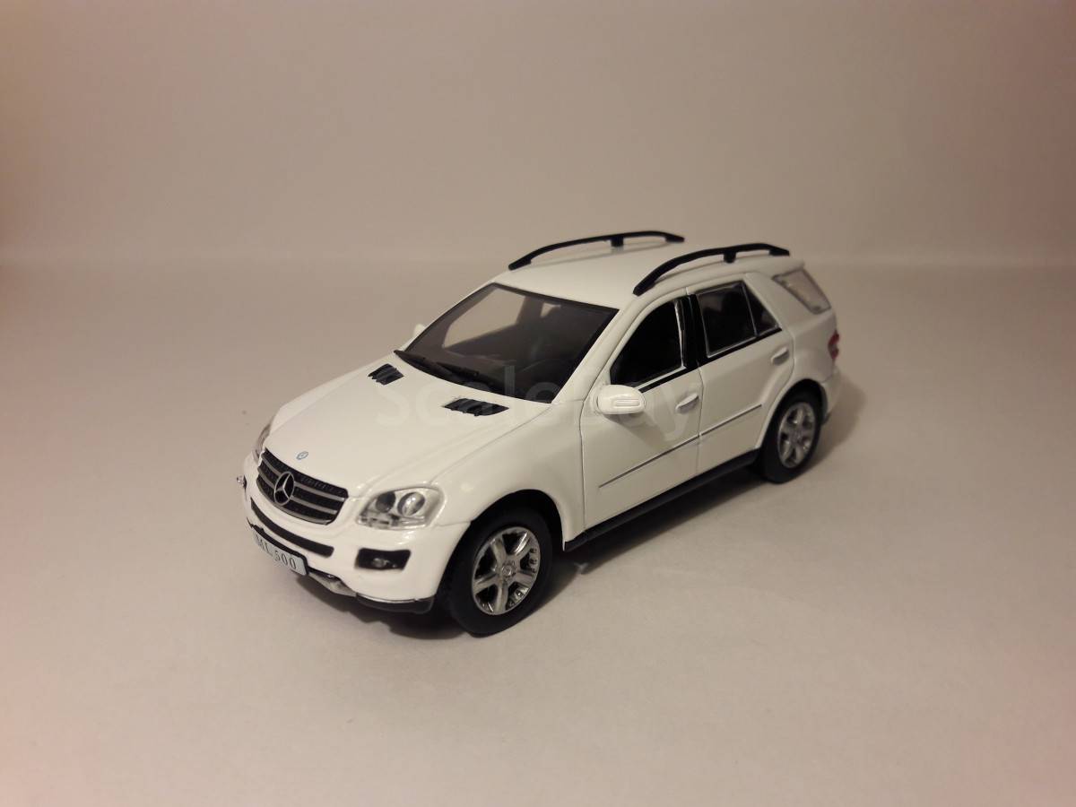 Mercedes Benz ML 500 1/43 | Аукцион масштабных и сборных моделей