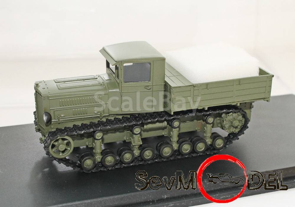 1/43 Коминтерн тягач в боксе | Аукцион масштабных и сборных моделей
