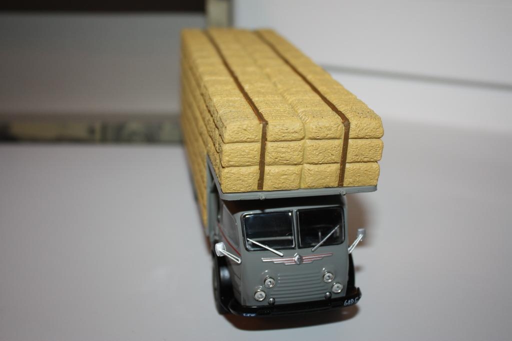Miniature IXO 1/43 - Camion Renault JN90 à Caisse Bâchée De 1970 - Vert