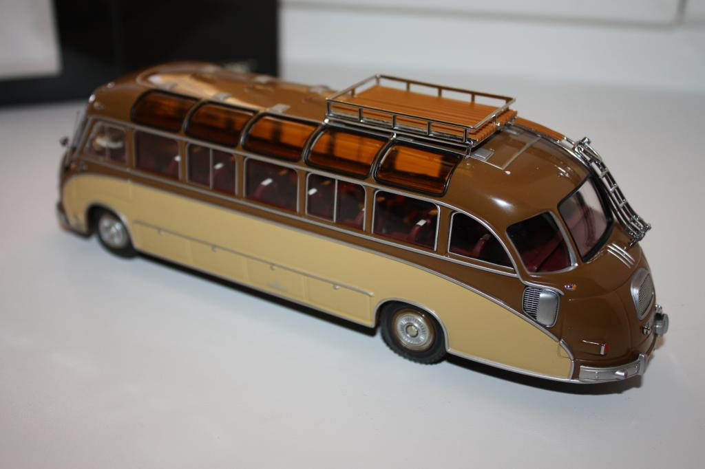Minichamps 1/43. Setra S8 1953 Auto. de tourisme "Gorzelniaski" Réf