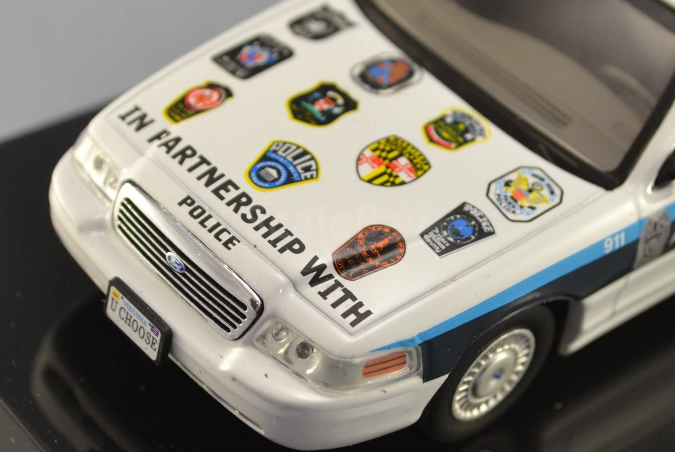 Rollin 1/64 Ford Crown Victoria Police Interceptor - Atlanta Police De